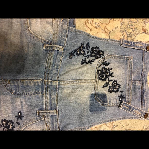 Embroidered overalls - Picture 3 of 4